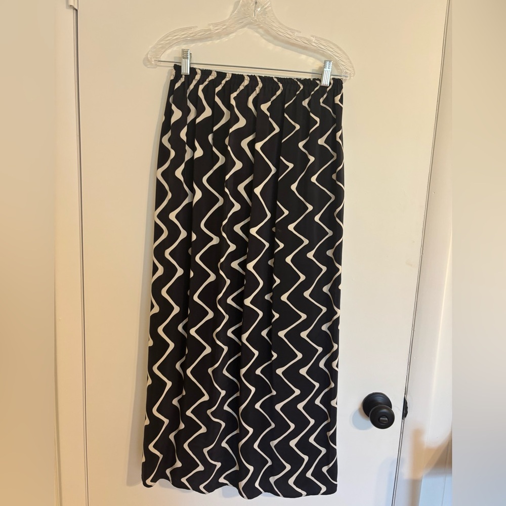 Black and Ivory 100% Silk Batik Maxi Skirt with Elastic Waistband vintage 80’s